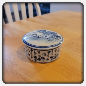 Vintage Chinese Porcelain Trinket Jewelry Box